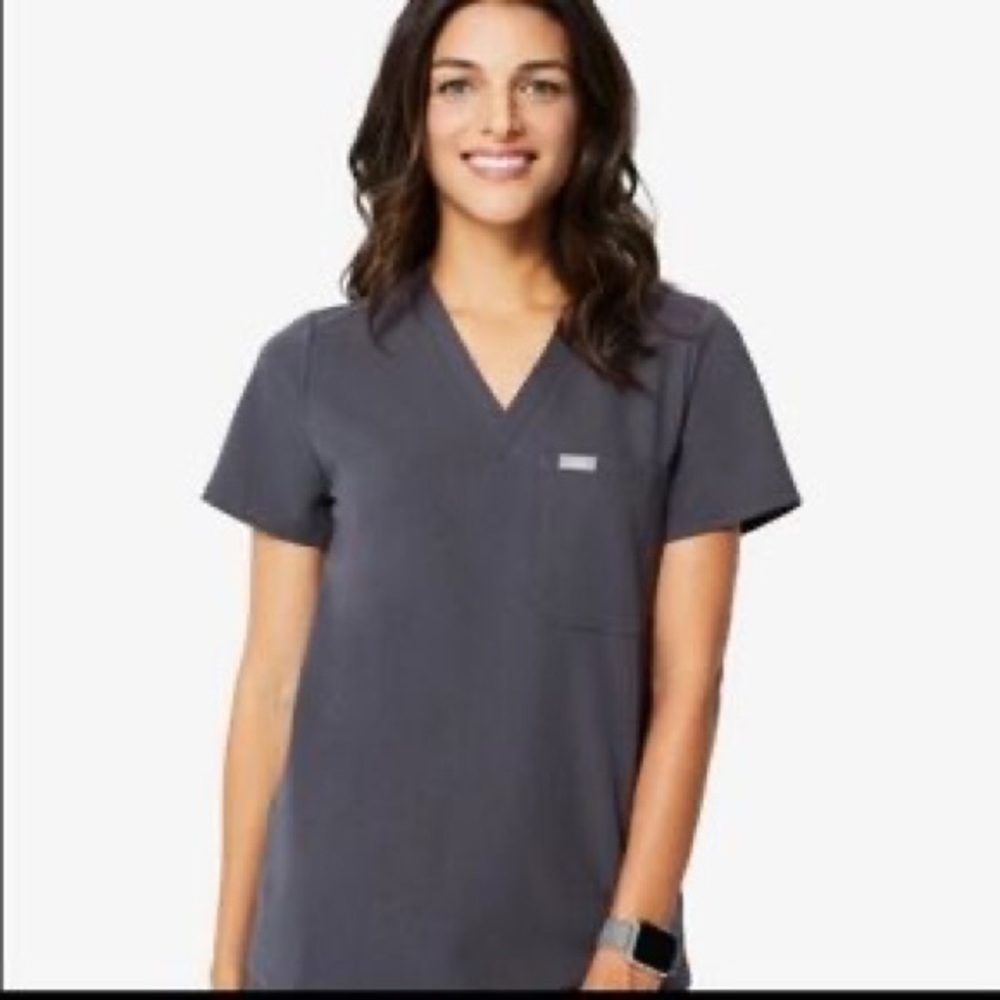 !Figs scrub top!